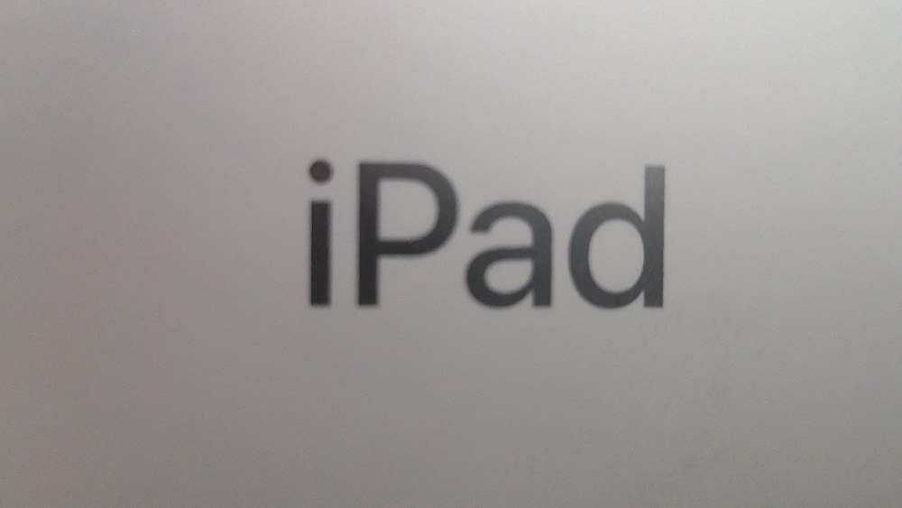 Apple iPad A16 レビュー写真