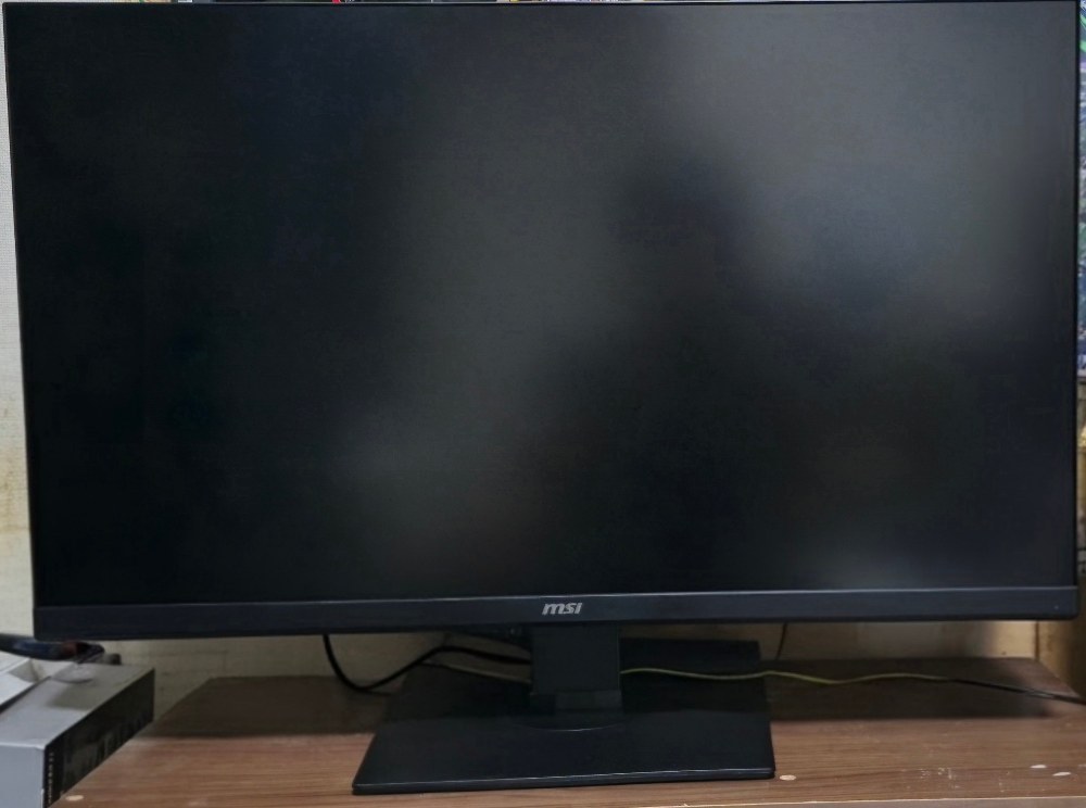 MSI MAG 323UPF レビュー写真